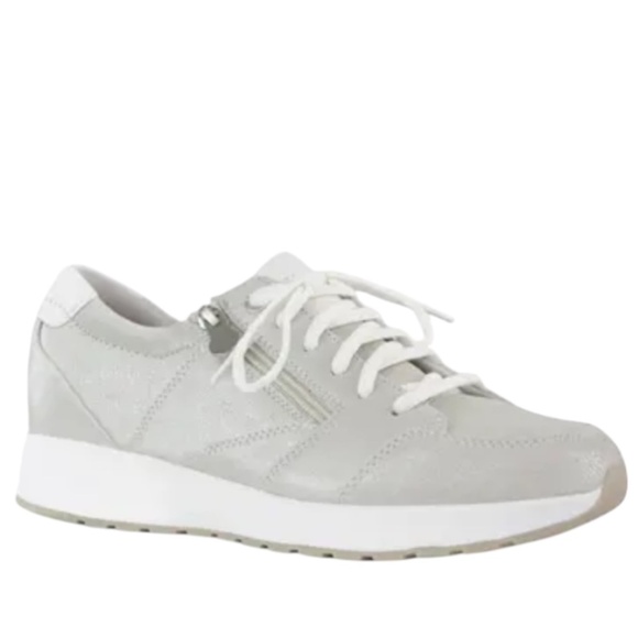 Munro Sutton Sneaker in Muted Metallic Silver - Picture 1 of 13